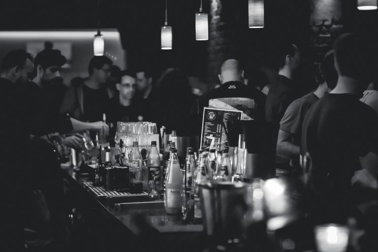 Read more about the article SGAE Abuses Against Bar Owners: A Judicial Victory